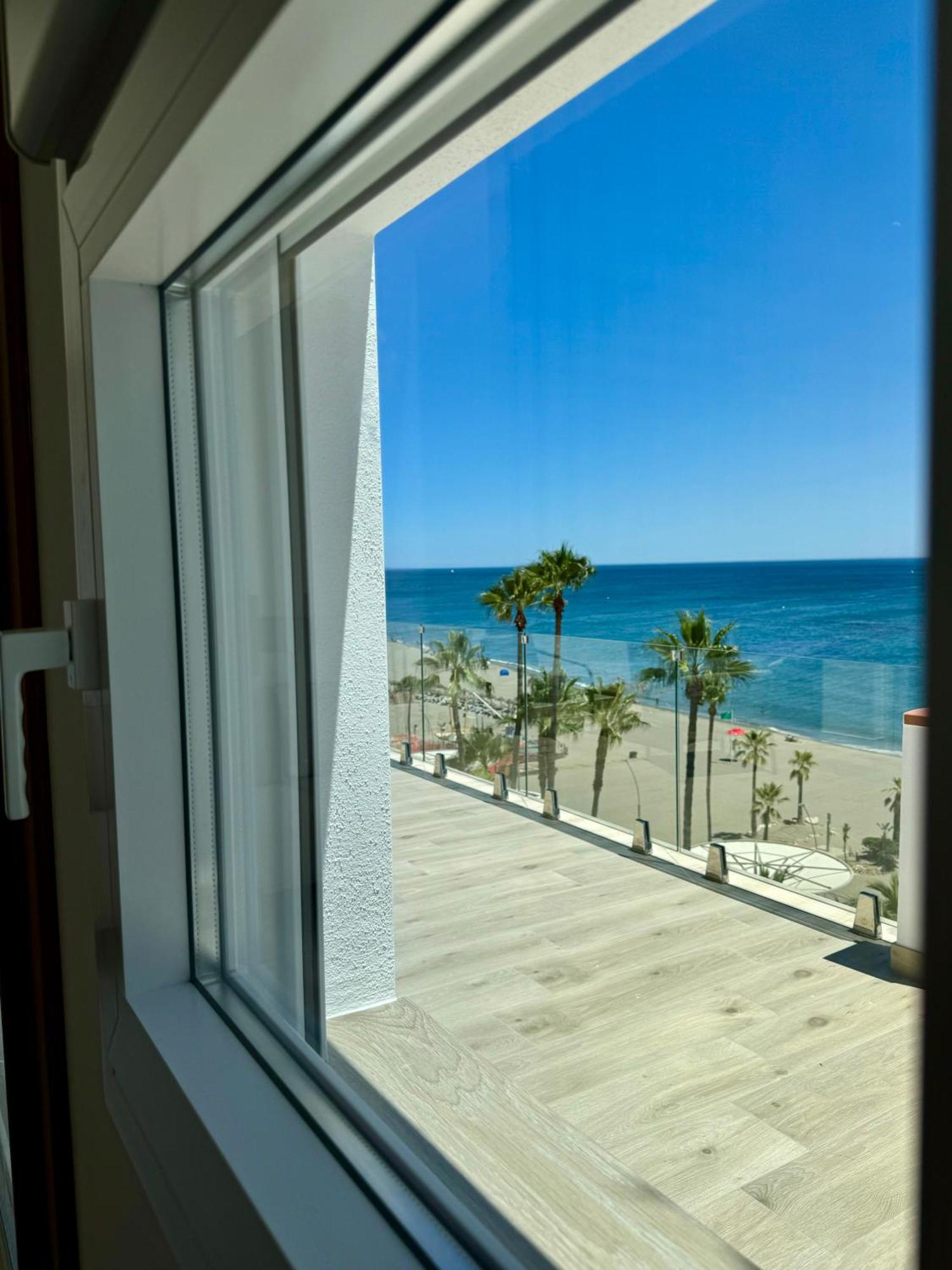 Sunnypalms - Beachfront Penthouse With Stunning Sea View Apartment *