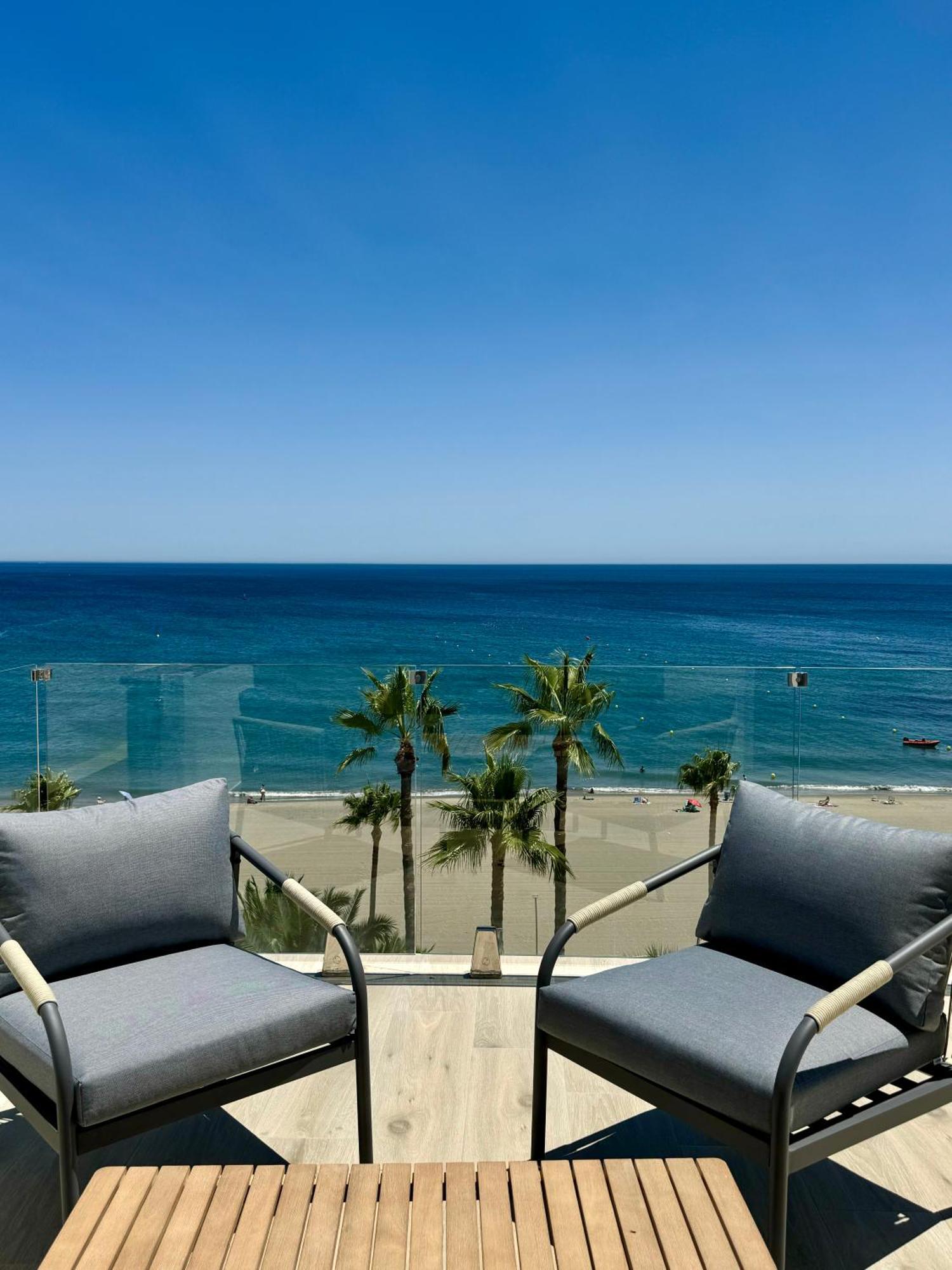 Sunnypalms - Beachfront Penthouse With Stunning Sea View Apartment