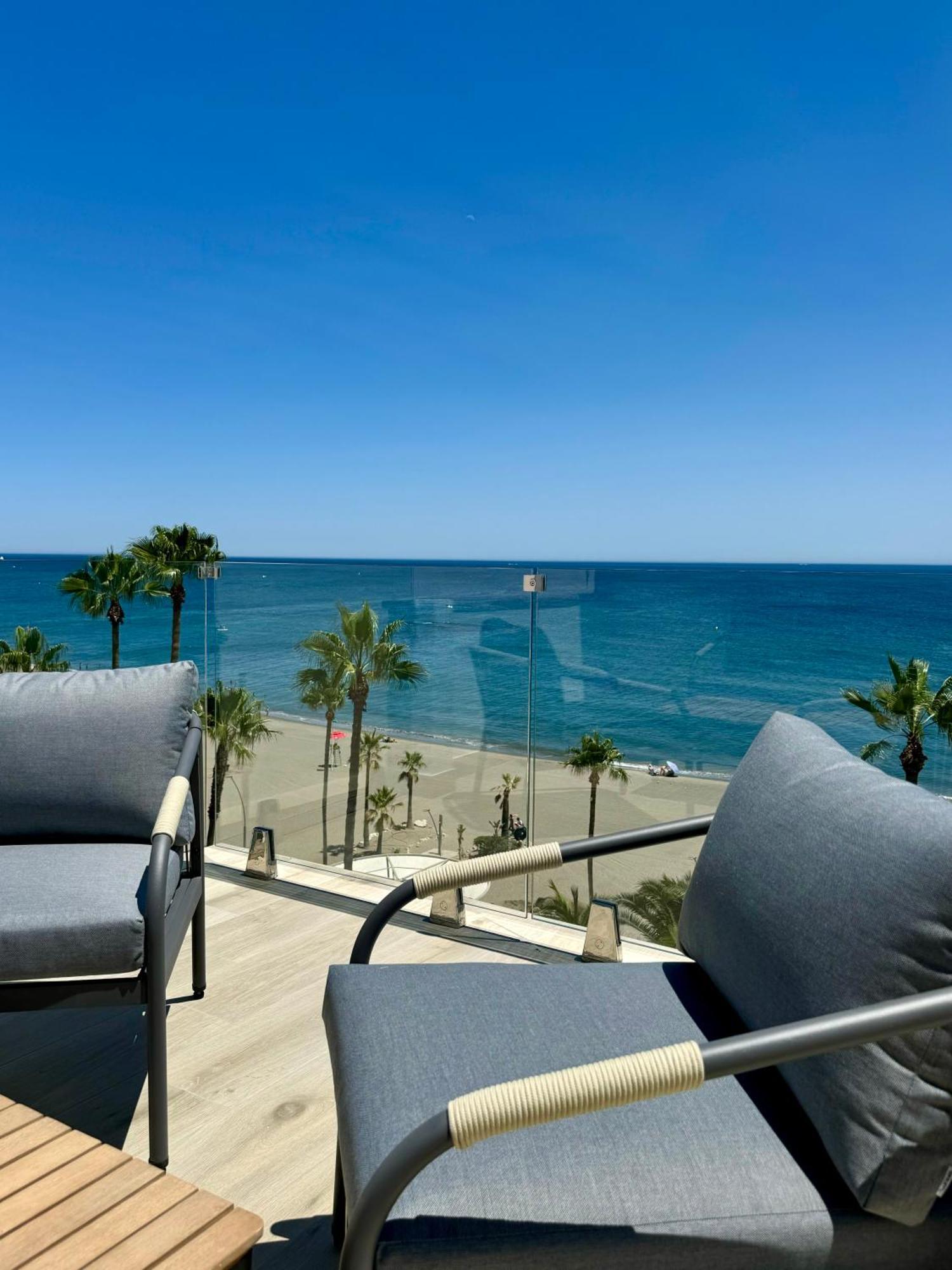 Sunnypalms - Beachfront Penthouse With Stunning Sea View Apartment Estepona