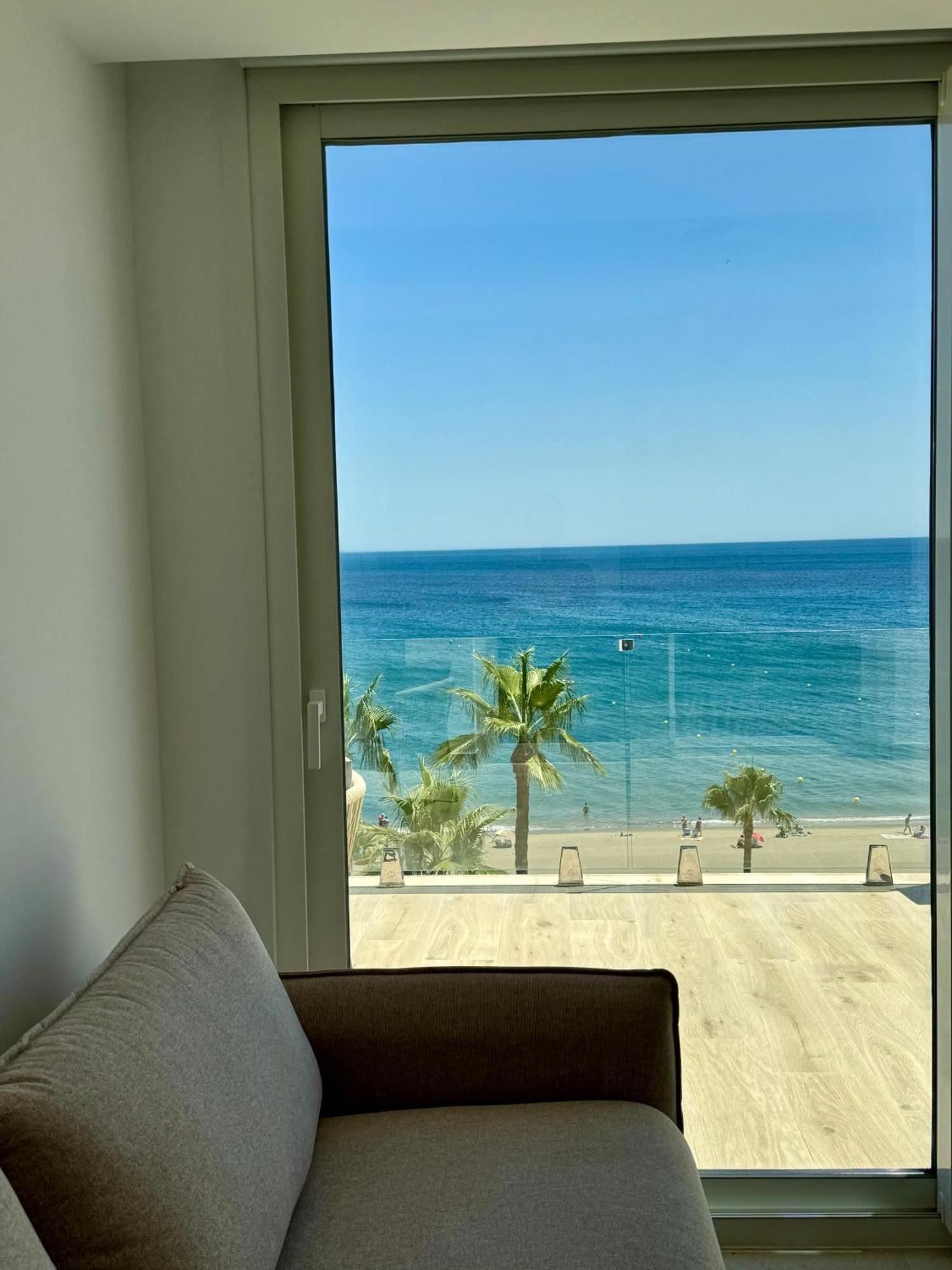 Sunnypalms - Beachfront Penthouse With Stunning Sea View * Estepona